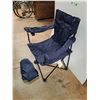 Image 3 : Deluxe Folding Chair 35" x 31" x 20" - PICK UP