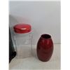 Image 3 : Black & Decker Coffee Maker, Betty Crocker Plastic Jar, Ceramic Vase