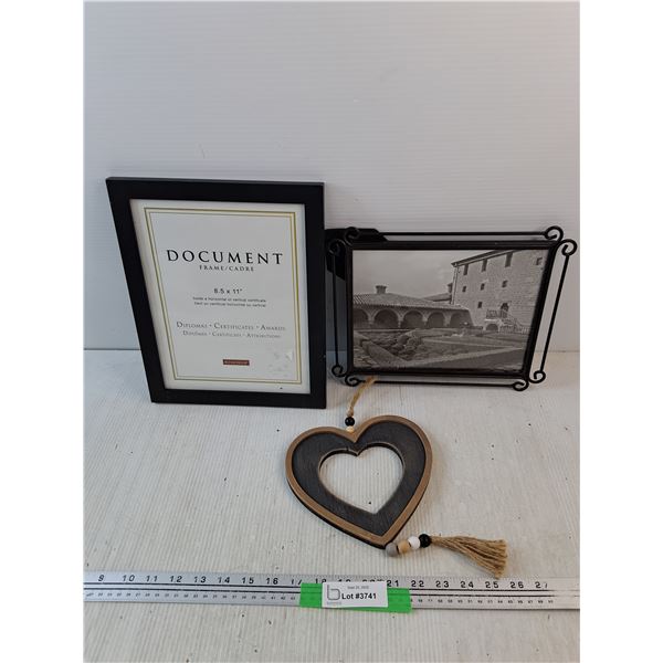Document & Picture Frames