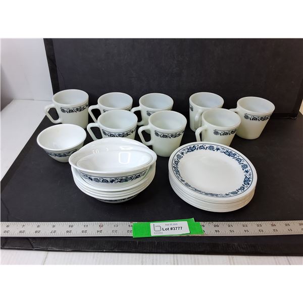 (8) Pyrex Mugs, (11) Corelle Plates & (6) Bowls
