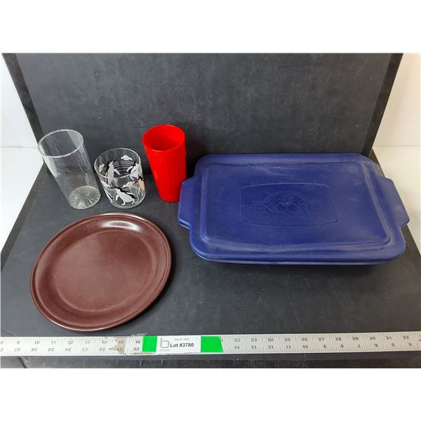Vintage Dish Lot- Anchor Hocking Baking Pan, (3) Plastic Cups & Plate