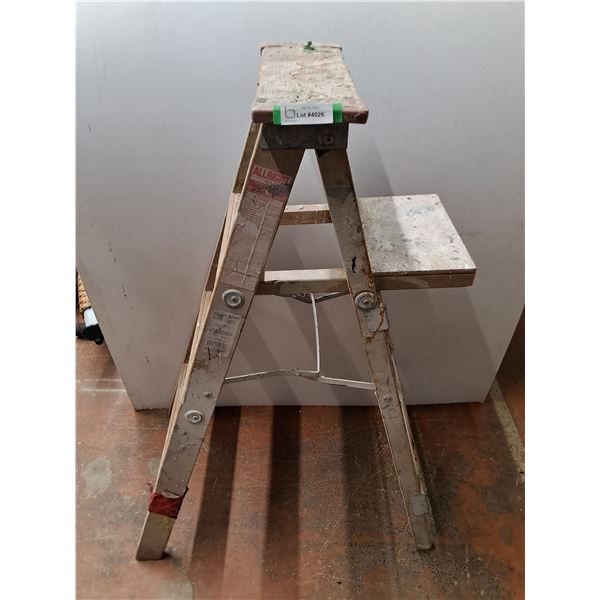 ** Allright Wooden Heavy Duty 4' Step Ladder - Pickup Only