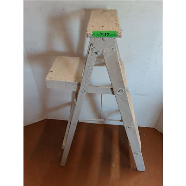 * 4' Wooden Step Ladder - Pickup Only