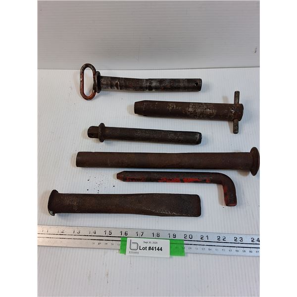 (5) Implement Hitch Pins & Large Chisel