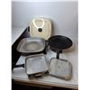 Image 3 : (3) Electric Skillets/Frying Pans (Untested), Waffle Maker( Powers on), Vintage Cornwell Hotplate