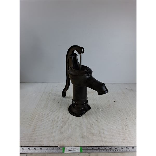 **Cast Iron Hand Pump - PICK UP