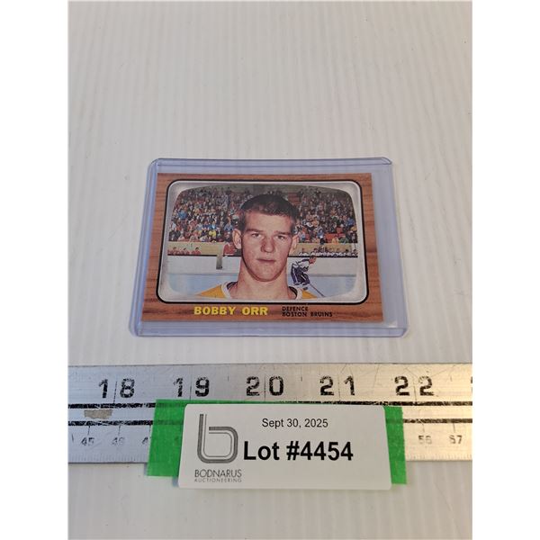 ^Bobby Orr 1965-66 NHL Rookie Card - Authenticity Not Guaranteed