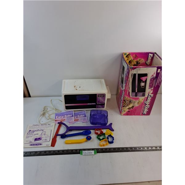 Easy-Bake Oven & Snack Center with Accessories - Powers On