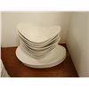Image 2 : LOT DE 13 ASSIETTES ET BOLS ASST