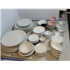 Image 2 : LOT DE +/- 75pcs VAISSELLES ASST