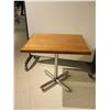 Image 1 : TABLE BISTRO 30"x24"x29"