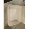 Image 2 : LOT DE 18 BACS EN PLASTIQUE AVEC COUVERCELES 15"x10"x6"
