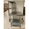 Image 2 : COMPTOIR INOX AVEC 2 ÉTAGÈRES 36"x30"