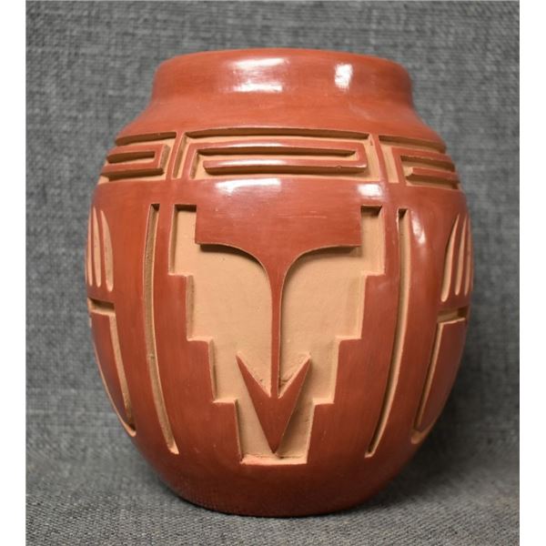 SANTA CLARA POTTERY VASE (ANNE AND FIDEL ARCHULETA)