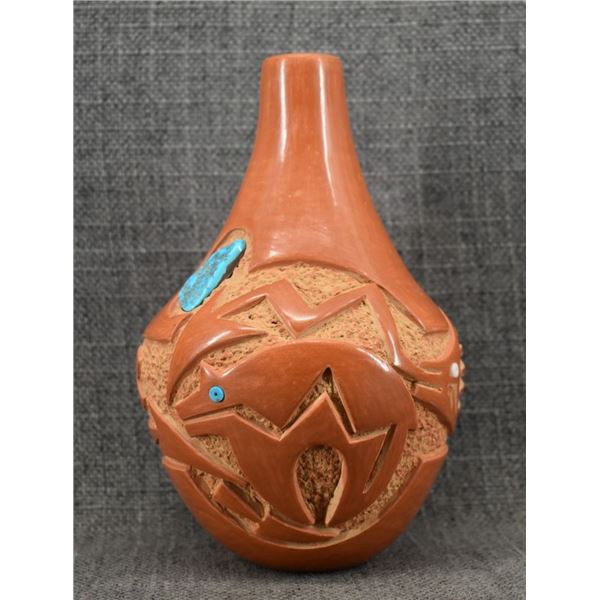 SAN ILDEFONSO POTTERY VASE (JOHNNY TSE PE GONZALES)