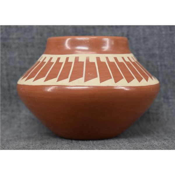 SAN ILDEFONSO POTTERY VASE (KATHY N GUTIERREZ)