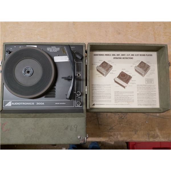 Lot of misc Vinyl Records & Record player Audiotronics 300A
