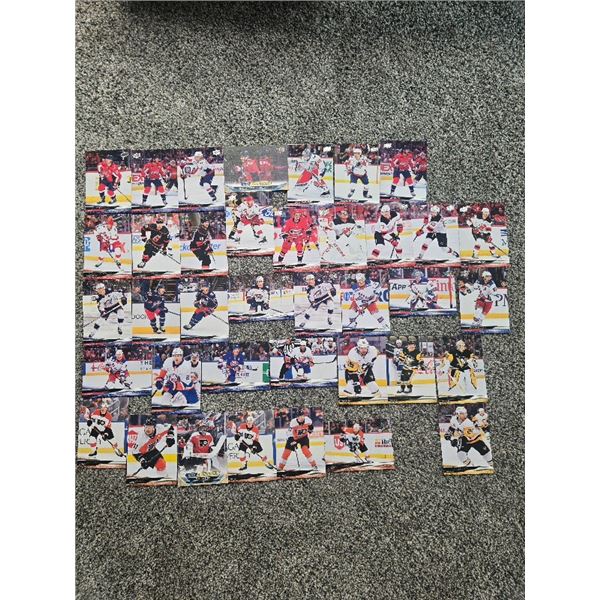 Hockey Card Lot (38 cards) featuring players from the Metropolitan NHL Conference All cards are perf