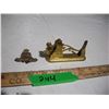 Image 1 : Royal canadian artillery cap badge + unique item possibly scale?