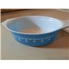 Image 2 : Pyrex Snowflake Casserole Dish with Lid