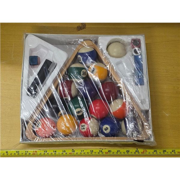 Billiard balls set
