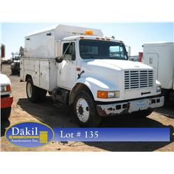 1995 INTERNATIONAL 4700 CREW TRUCK,