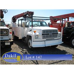 1991 FORD F700 DIGGER DERRICK,