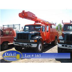 2000 INTERNATIONAL  4900 BUCKET TRUCK