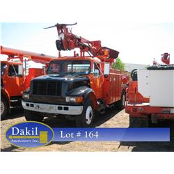 1999 INTERNATIONAL  4900 DIGGER DERRICK
