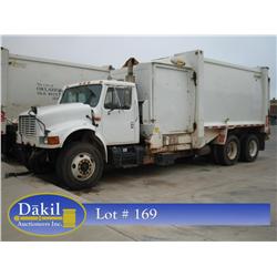 2002 INTERNATIONAL GARBAGE TRUCKI,