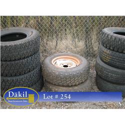 235/75 R15 TIRES & WHEELS (2X);