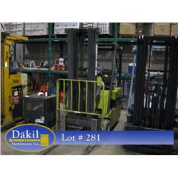 CLARK TM17 ELECTRIC 2600#,