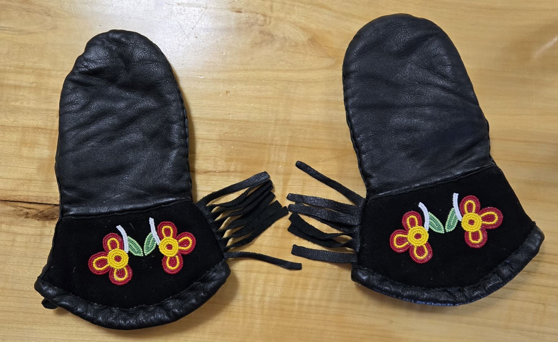 Vintage Thunder Bay Indigenous Hand Beaded and Sewn Mittens