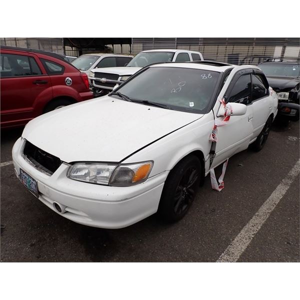 2000 Toyota Camry