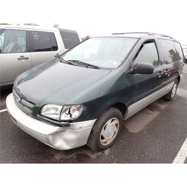 2000 Toyota Sienna
