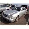 Image 1 : 2001 Mercedes-Benz E320