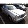 Image 2 : 2001 Mercedes-Benz E320