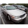 Image 2 : 2004 Lincoln Town Car