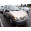Image 2 : 2001 Toyota Sienna