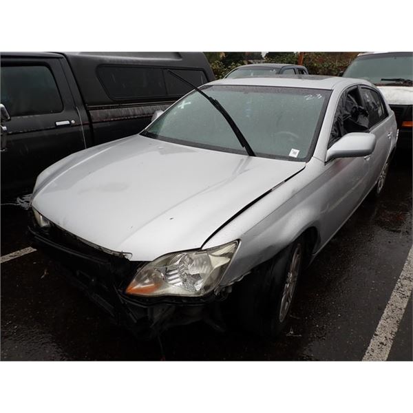 2005 Toyota Avalon