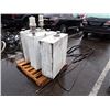 Image 1 : METAL TANKS