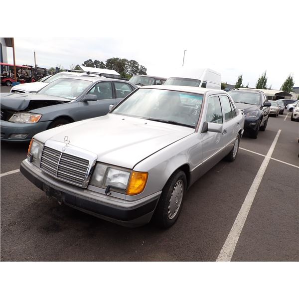 1991 Mercedes-Benz 300E