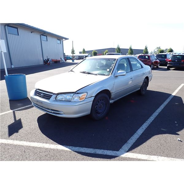 2000 Toyota Camry