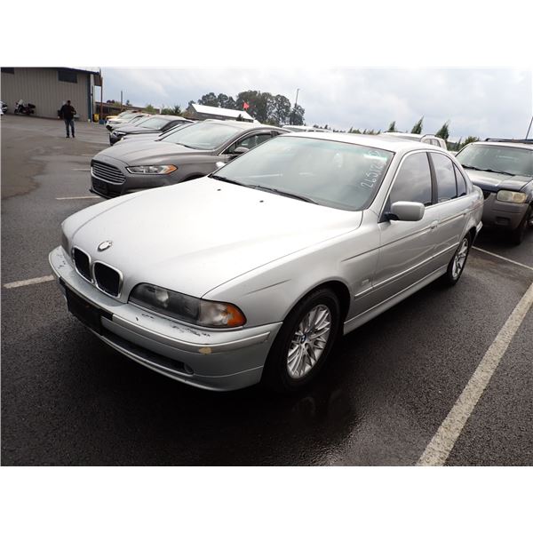 2002 BMW 525i