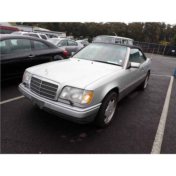 1994 Mercedes-Benz E320