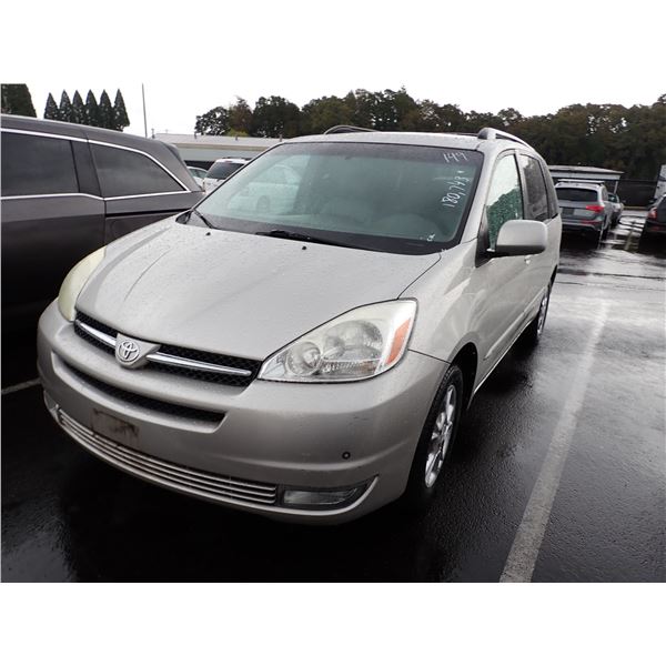 2004 Toyota Sienna