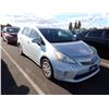 Image 2 : 2013 Toyota Prius v