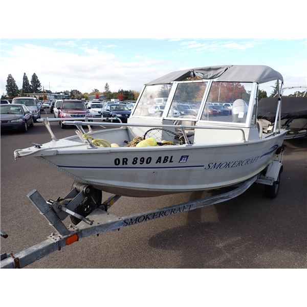 2004 Smoker Craft Boat