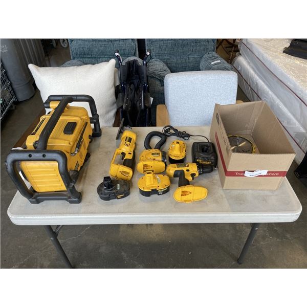 DEWALT 18V POWER TOOL SET AND JOBSITE RADIO