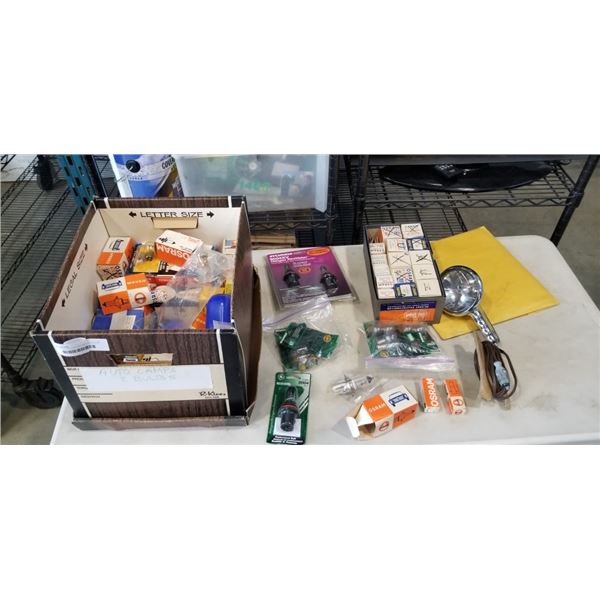ASSORTED VINTAGE AND NEW OLD STOCK CAR LAMPS AND BULBS